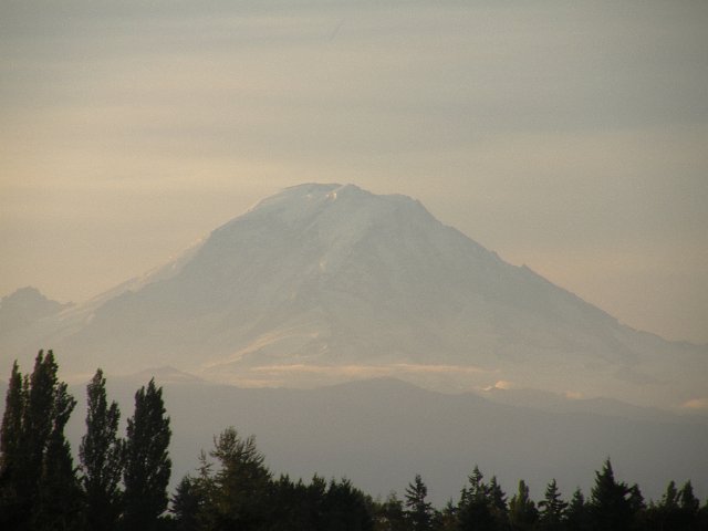 (4) Mt. Rainer from hotel 2